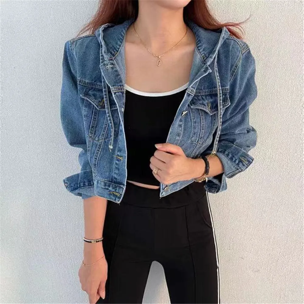 

Женская джинсовая куртка с капюшоном, свободного покроя