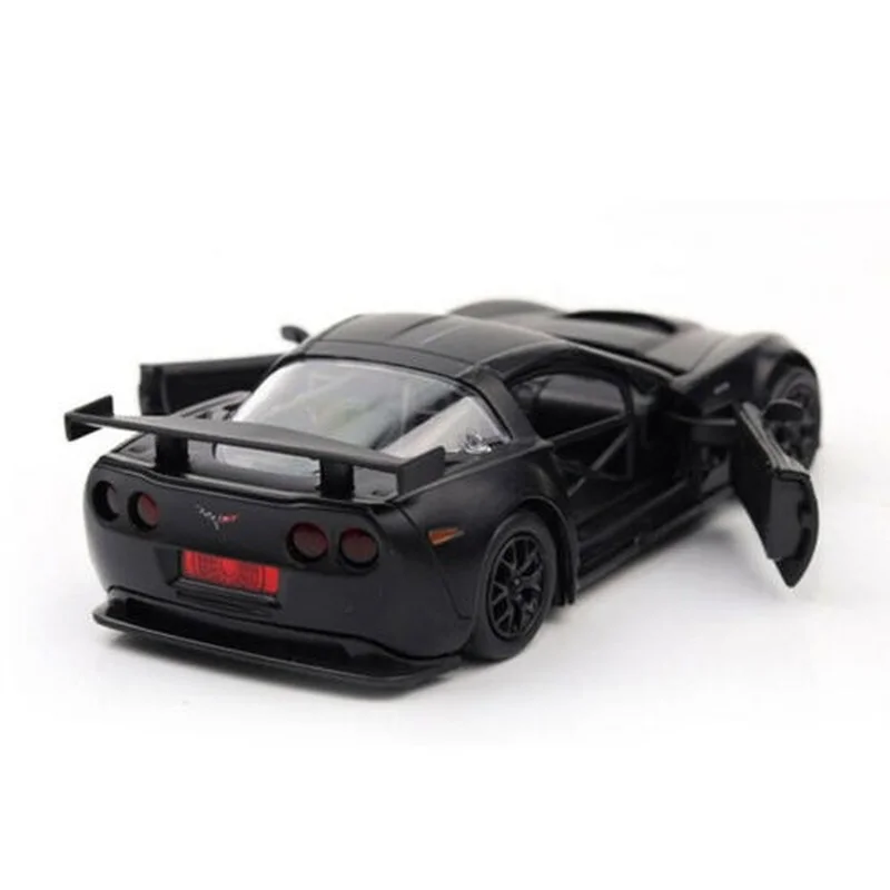 

Chevrolet Corvette C6-R 1:36