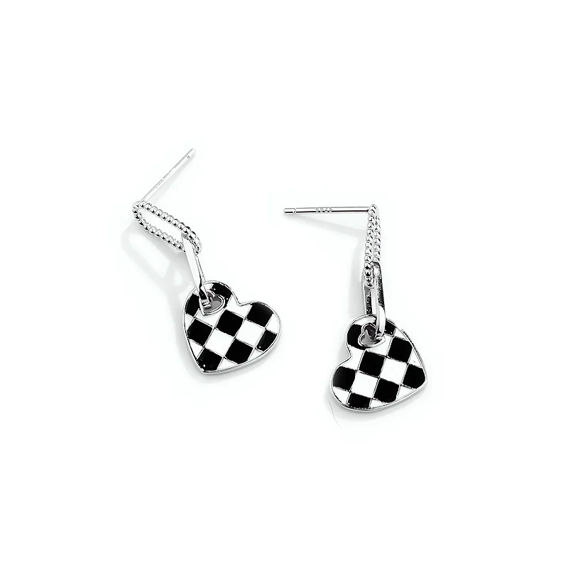 

JUXO Original Design S925 Sterling Silver Earrings Female Niche Ins Wind Heart-shaped Fashion Black White Checkerboard Earrings