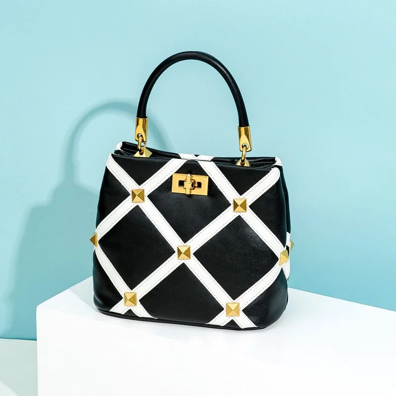 

Fashion New All-match Chain Rivet Bag Ladies One-shoulder Messenger Bag Large-capacity Handbag Luxury Designer