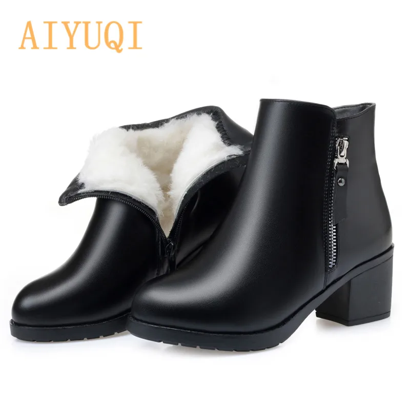 Black wool AIYUQI; женские зимние ботинки; женские Ботинки martin на среднем каблуке с круглым носком; австралийские ботильоны из натуральной шерсти; большие размеры 41, 42 - Цвет: Black wool