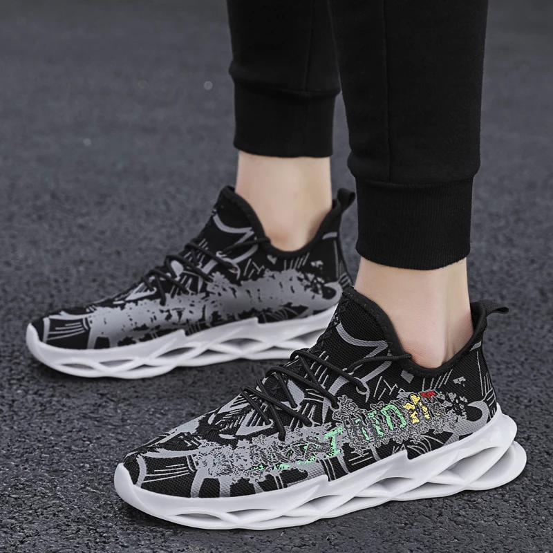 

New autumn Graffiti Luminous Men's streetwear sneaker hip hop sneakers men shoes for male fashion male breathable street