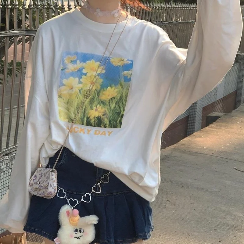 

QWEEK Soft Style White Long Sleeve Woman T-shirts Casual Harajuku Tshirt with Prints Alt Clothes Female Top Tee Shirt 2021