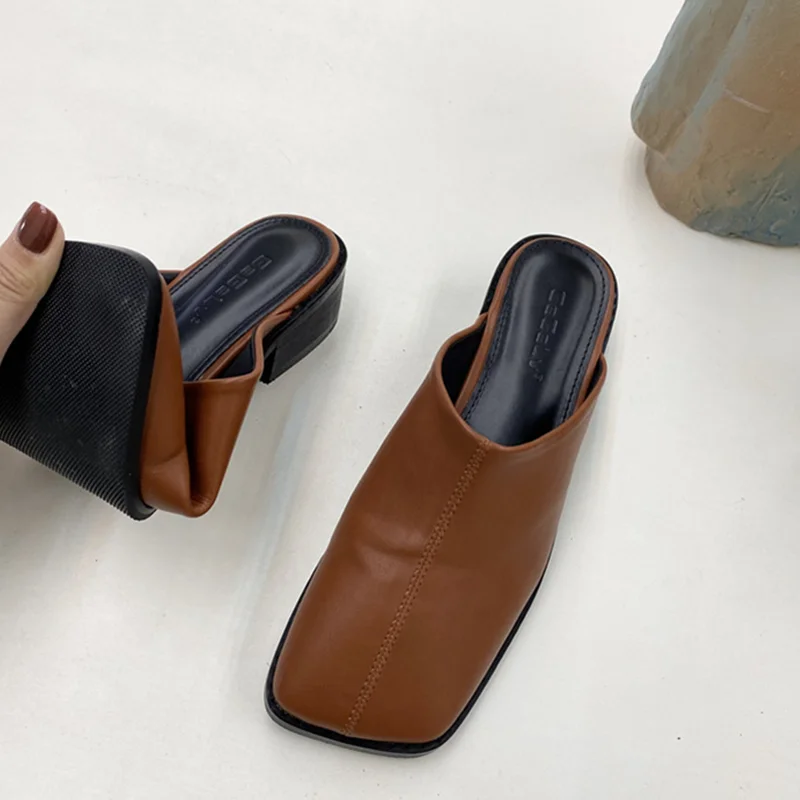 

2021 spring and summer new square toe mid seam deep mouth women's shoes casual simple temperament outer wear sandals