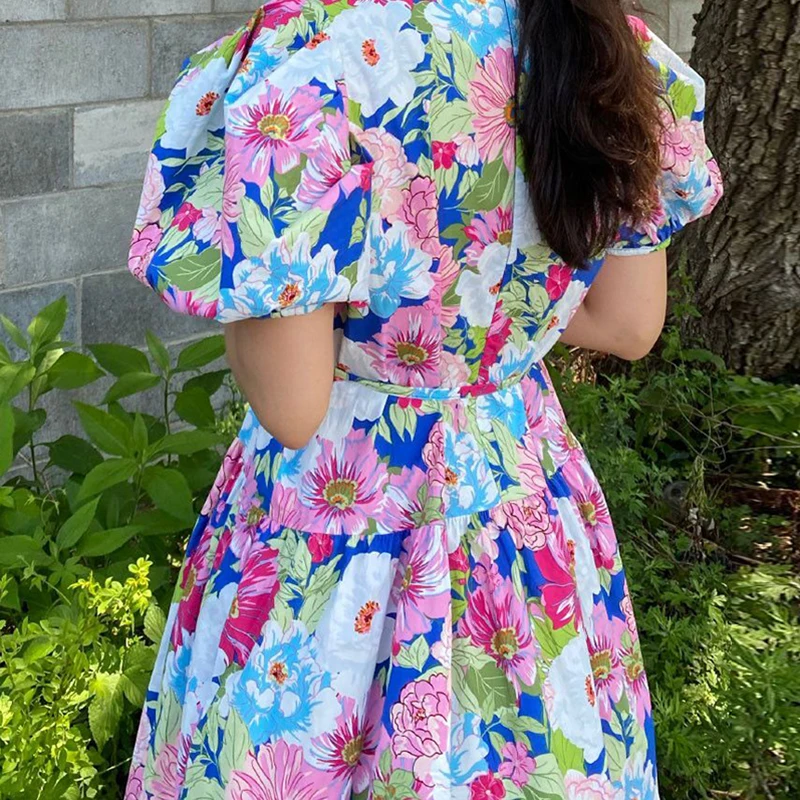 

Korean Chic Elegant Retro Color V-neck Lace-up Waist Slimming Long Swing Puff Sleeve Dress Women