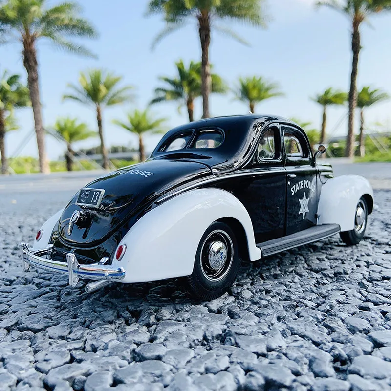 Maisto 1:18 1939 Ford Deluxe полицейская модель автомобиля из сплава ретро классическая