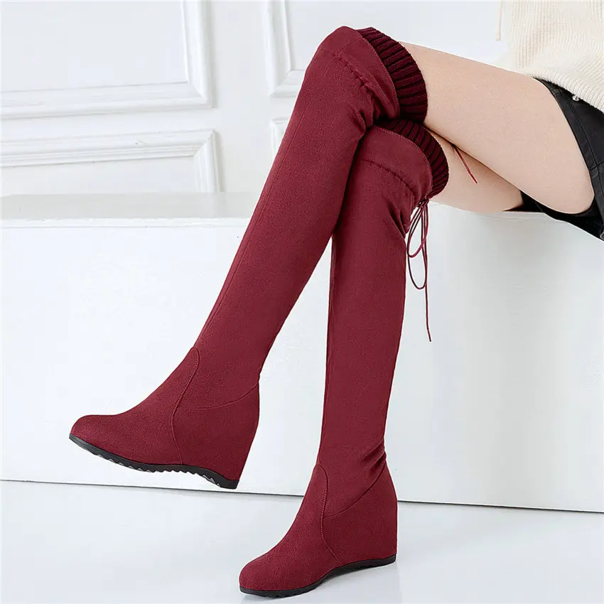 Зимние облегающие высокие сапоги женские ботфорты из искусственной замши на