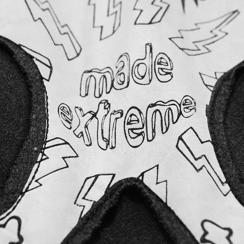 

Hoodies & Sweatshirts