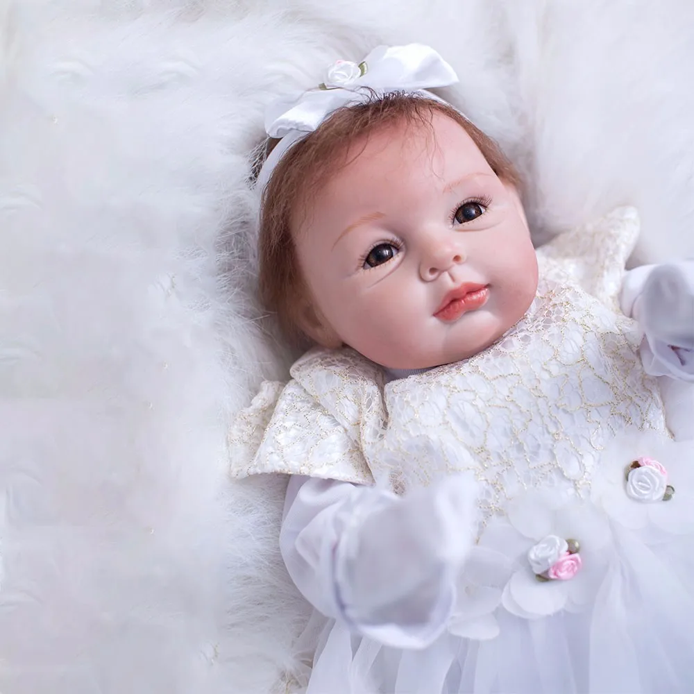 OtardDolls новорожденная кукла 22 дюйма силиконовая Реалистичная Bebe белое платье Reborn