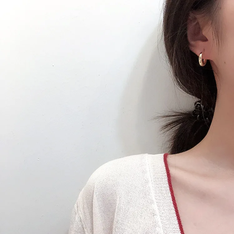 AOMU 2020 New S925 Geometric Minimalism Round Gold Color Silver Metal Simple Small Hoop Earrings for Women Party Jewelry | Украшения и