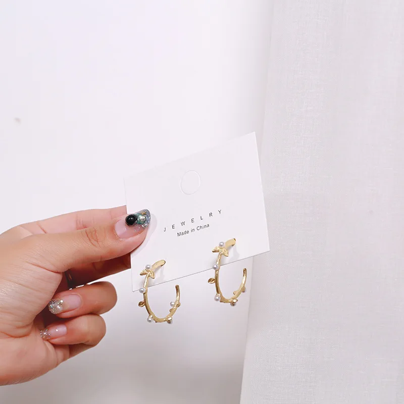 

Trendy Gold Color Simulated Pearl Round Hoop Earrings for Women Tree Branches Circle Leaf Flower Earrings Minimalist Jewelry