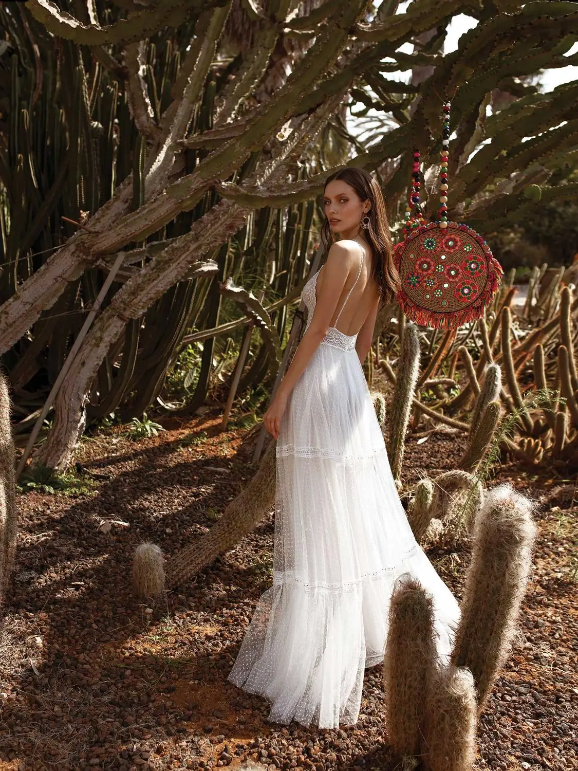 

2020 Country Wedding Dresses Spaghetti Straps Sweetheart Chiffon Bridal Gowns Custom Made Backless Sweep Train Wedding Dress