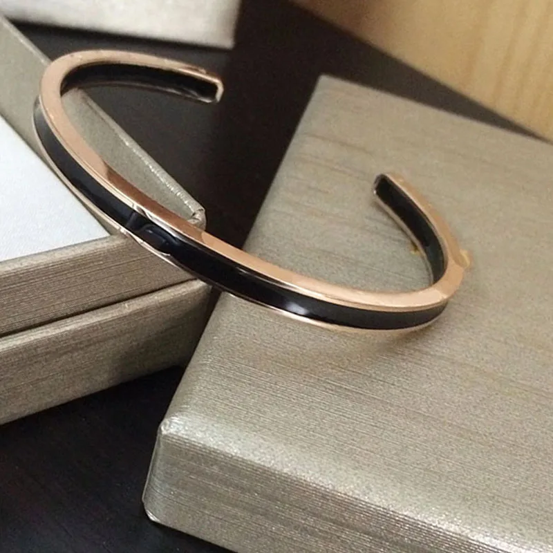 

Charm Fashion Jewelry Original Brand Titanium Steel Mouth Women's Bracelet Couple Gift