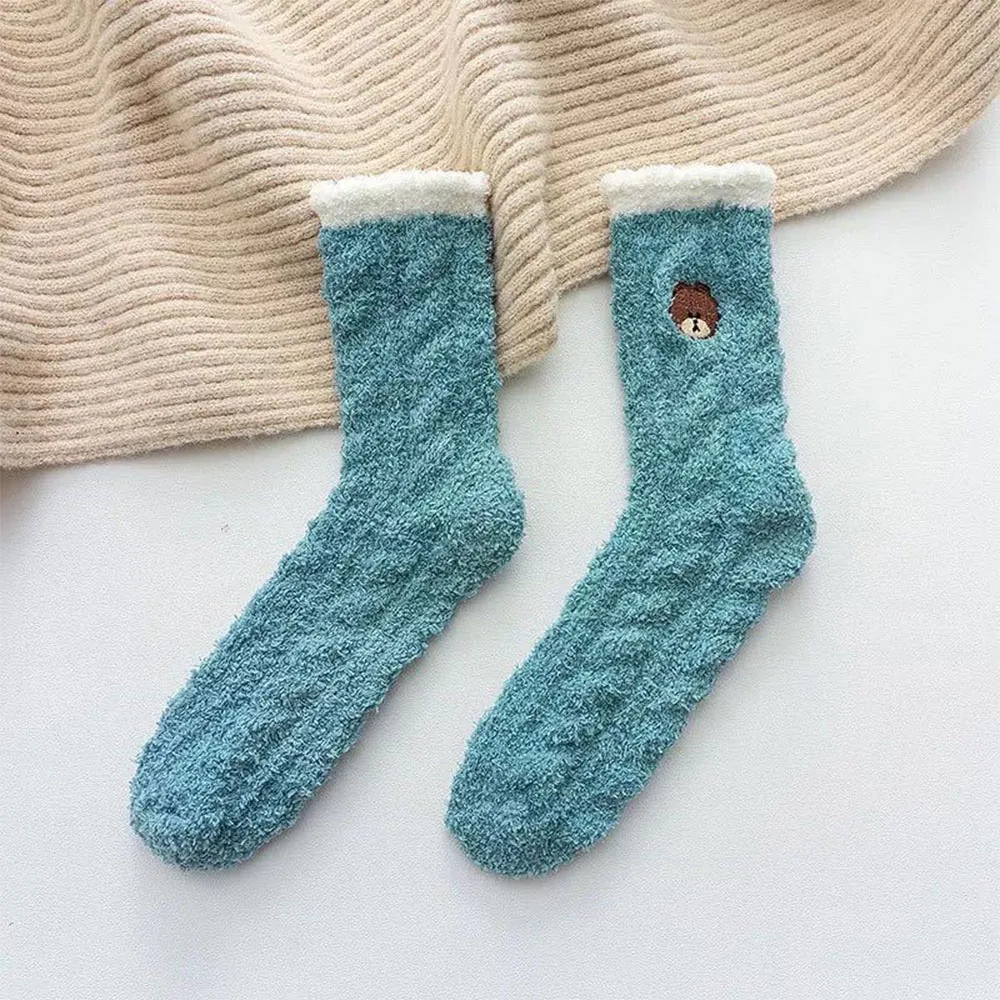 

2020 New Autumn and Winter Japanese Women Stockings Embroidery Bear Cute Stockings Coral Velvet Floor Bunching Stockings Women