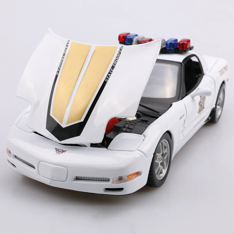Литая легкая модель автомобиля Z06 1:18 из сплава полицейского спортивного