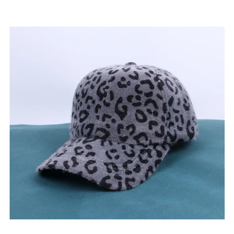 

Winter leopard print baseball cap outdoor warm plush cap