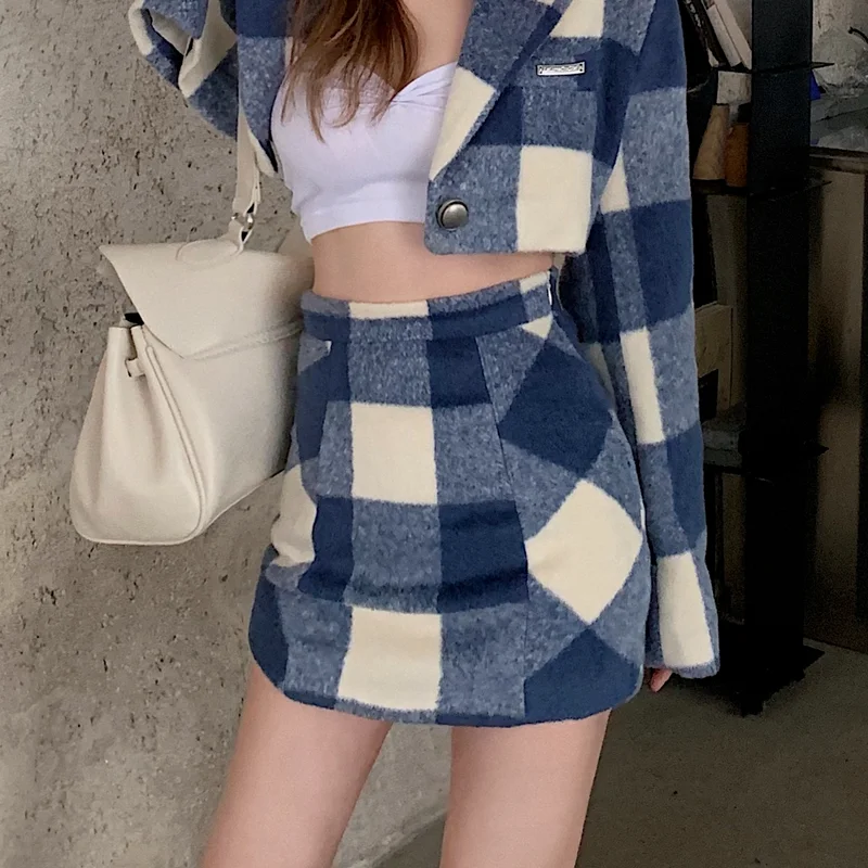 

Retro Plaid High Waist Skirt Design Sense Blue and White Plaid Hit Color A-line Skirt Sweet College Style Loose Korean Skirt