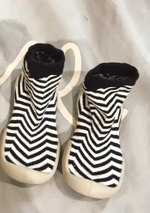 white stripe Домашняя обувь с мягкой подошвой для родителей и детей; обувь с героями мультфильмов для малышей; обувь домашняя для малышей; детские гольфы - Цвет: white stripe