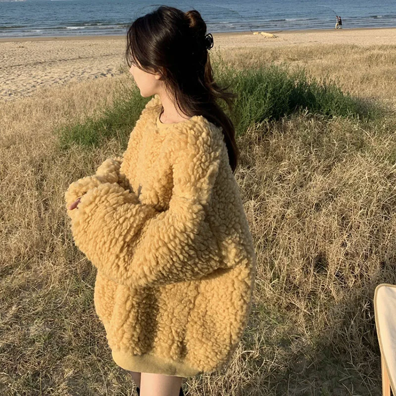 

Hoodies & Sweatshirts