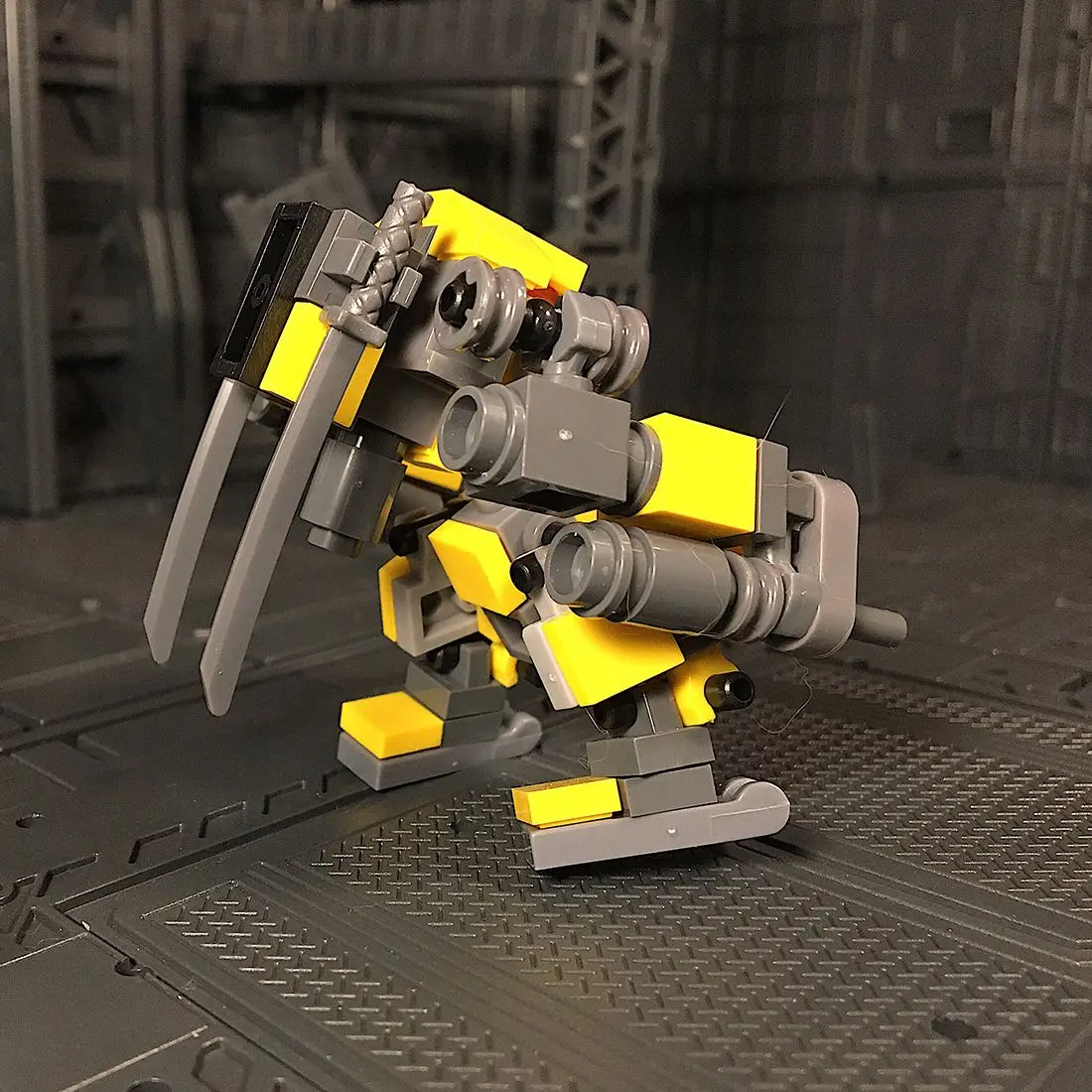 

Hot 85Pcs Moc Small Melee Combat Mecha Assault Force Model Assembly Small Particle Building Blocks Educational Toy Set - Yellow