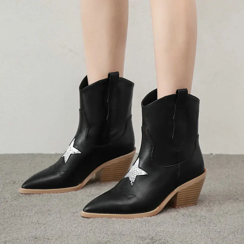 Женские осенне зимние сапоги черный белый цвет искусственного кожаные