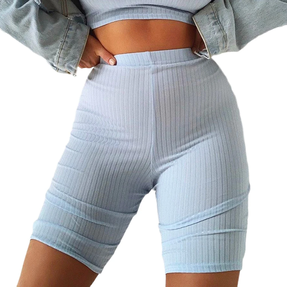 Женский однотонный облегающий топ на тонких бретельках укороченный и шорты с