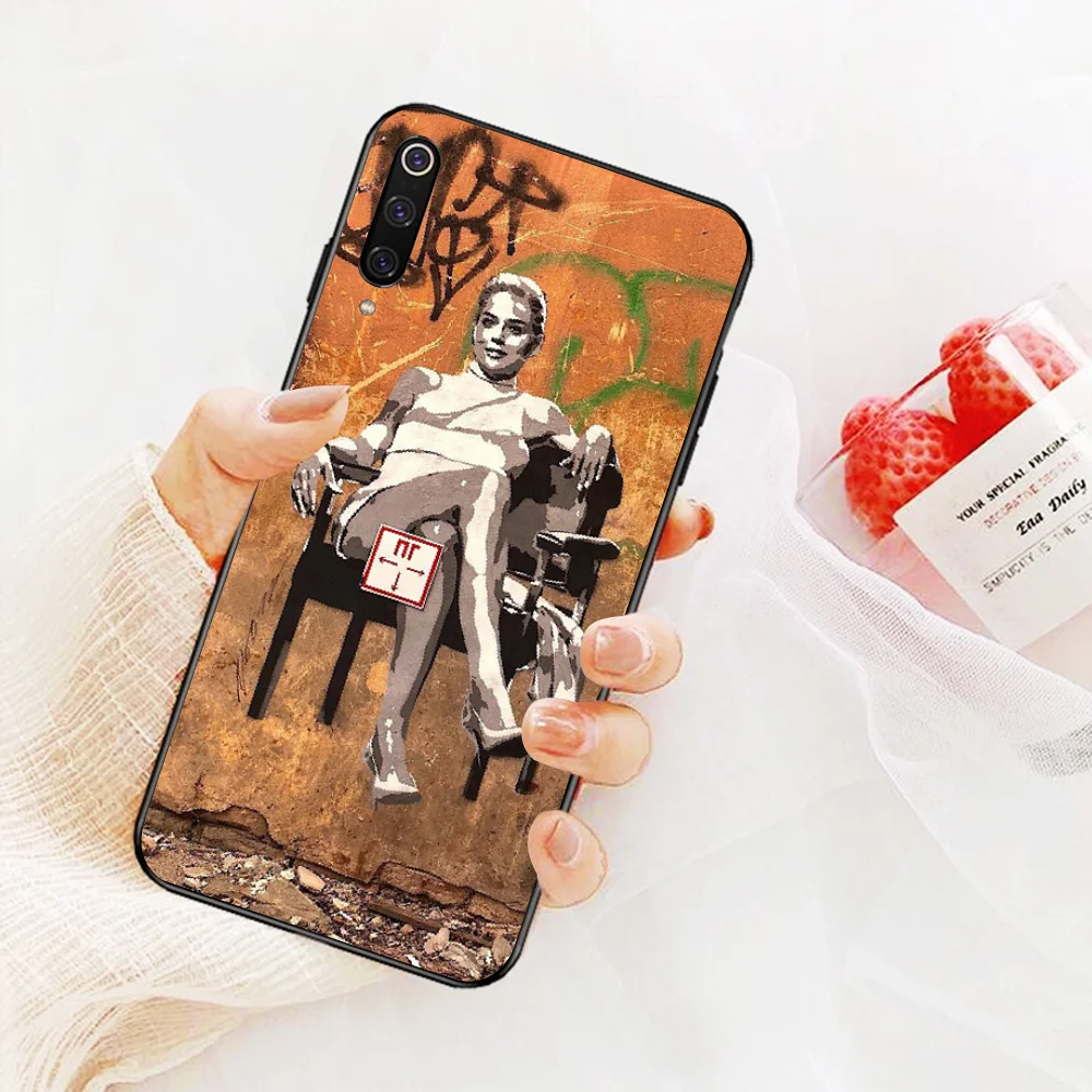 

NBDRUICAI Street Art Banksy Graffiti Coque Bling Cute Phone Case for Xiaomi 8 9 se 5X Redmi 6pro 6A 4X 7 5plus note 5 7 6pro