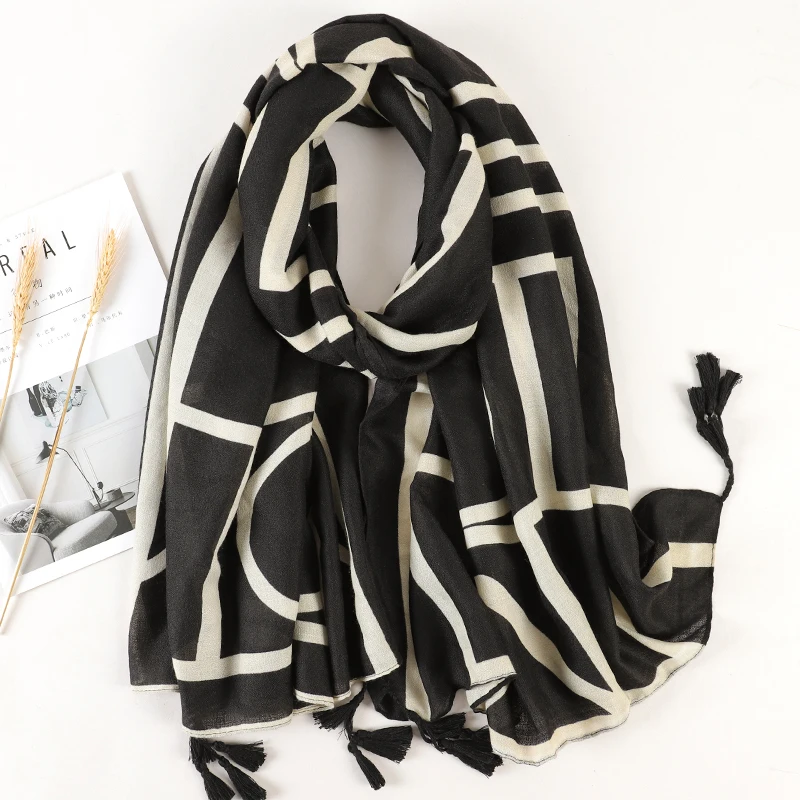 

JTVOVO 2022 New Autumn And Winter Fashion Fringed Scarf Cotton And Linen Texture Women's Beach Shawl Luxury Scarves Head Scarf