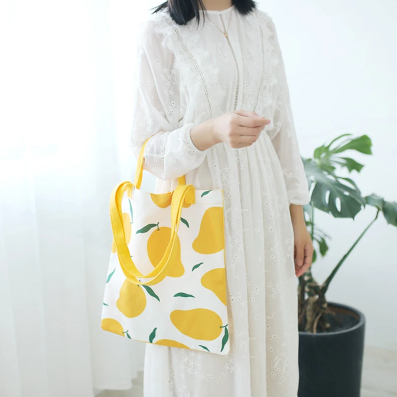 

Casual Fashion Women Canvas Handbag Totes Summer Cartoon Strawberry Printed Shoulder Bag Large Capacity Book Bag Travel Pack