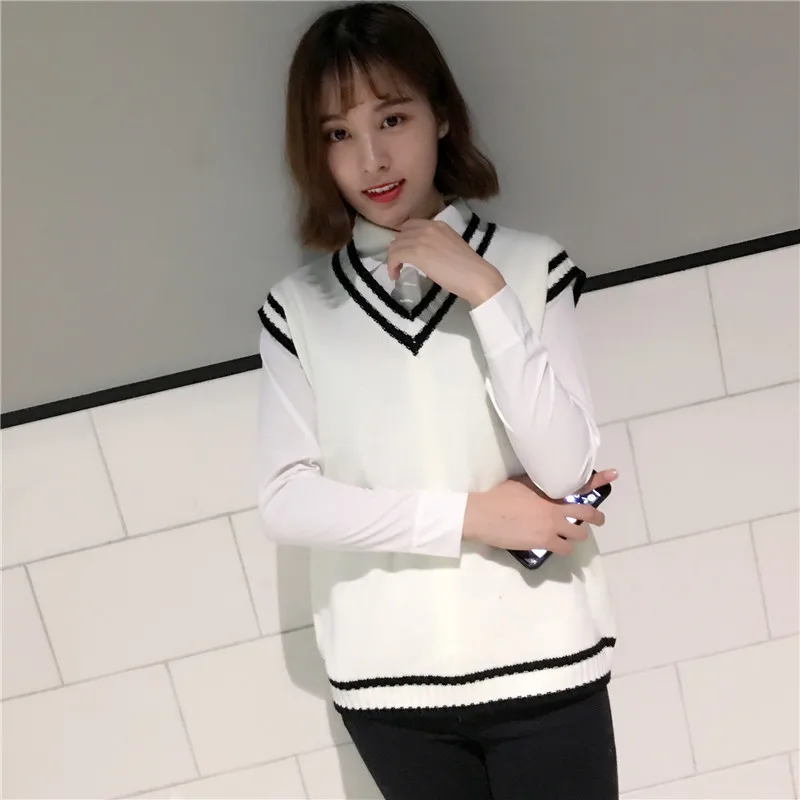 

Plus Size Sleeveless Vest Women Korean Casual Loose Knit Striped V Neck Sweater Female Girl Pullover White Vintage Clothing 2021