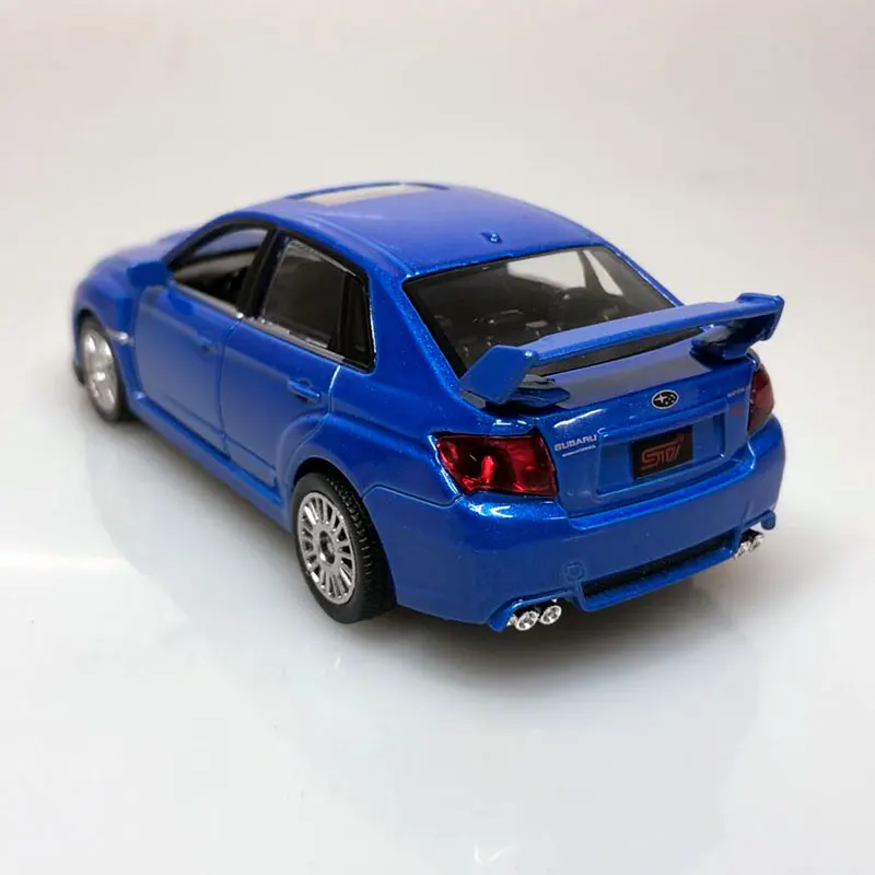 Игрушечные автомобили UNI в масштабе 1/36 японская модель автомобиля Subaru STI из