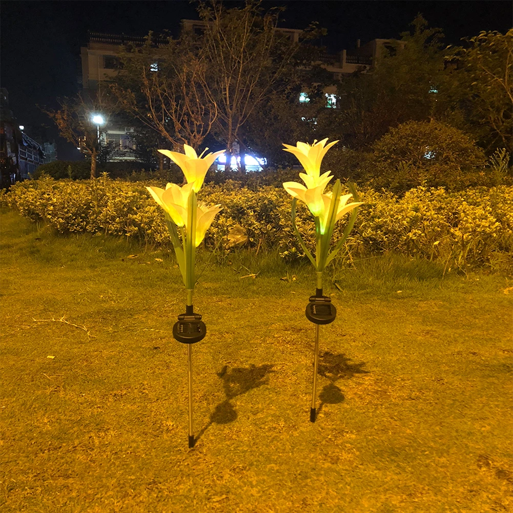 Цветной СВЕТОДИОДНЫЙ светильник в форме цветка лилии с бабочкой на солнечной