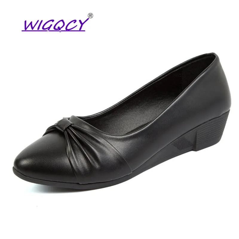 Белые женские туфли-лодочки из мягкой кожи 3 5 см Офисные на танкетке среднего