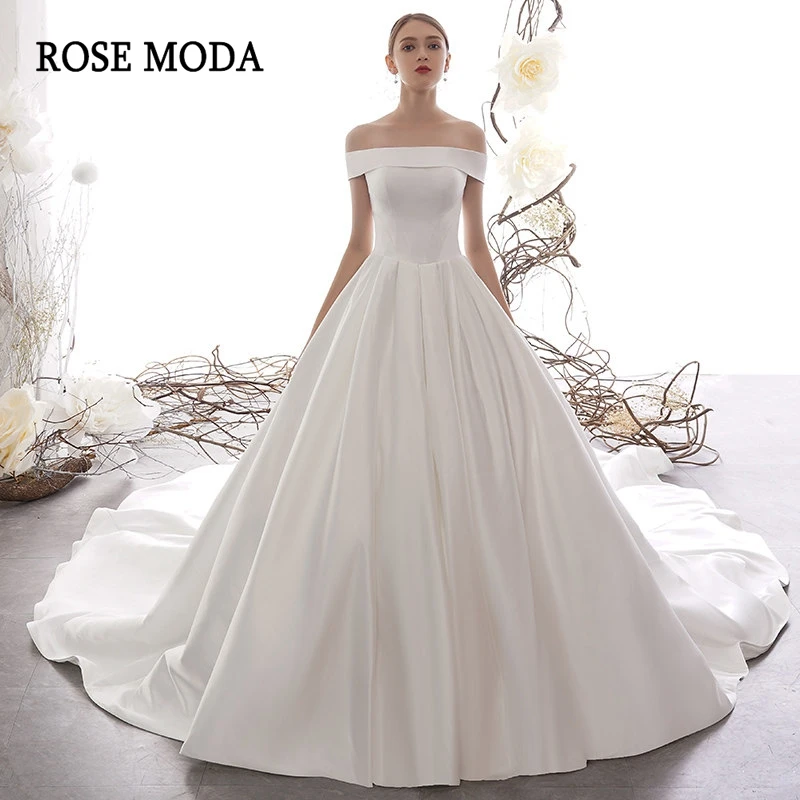 

Розовое роскошное свадебное платье принцессы с открытыми плечами и длинным шлейфом, Классические атласные свадебные наряды 2020, изготовлен...