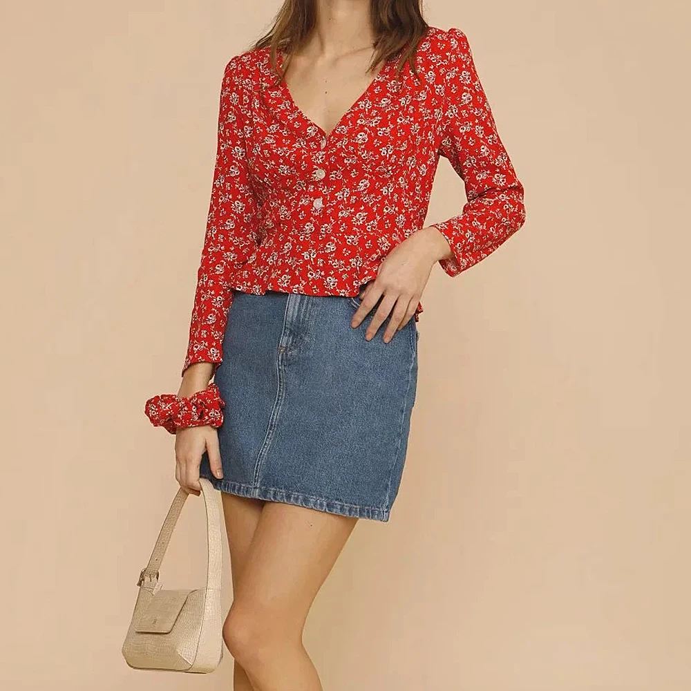 

2021 spring Retro Floral Print Cropped Blouse Women Long Sleeve Slim Shirt Ladies Elegant v neck Tops vogue Retro Flower Blusas