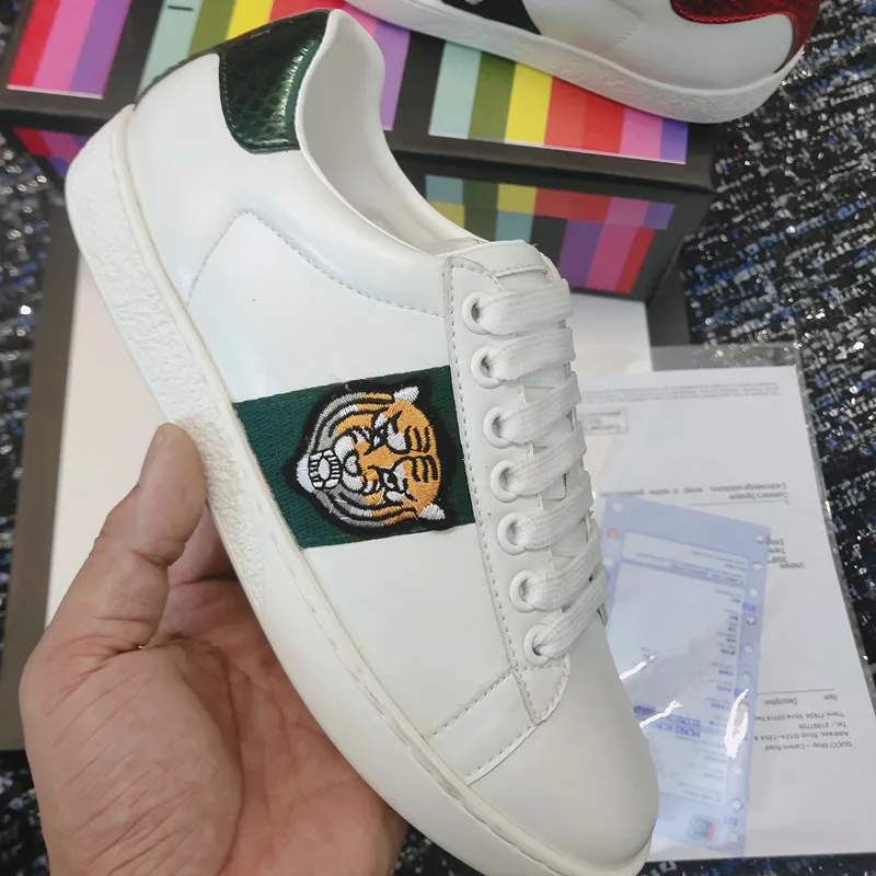 

Original Men G Letter Pattern Brand Sneaker Women Little Bee Running Sport Casual Shoes Fashion Italy Unisex White Flats Trainer