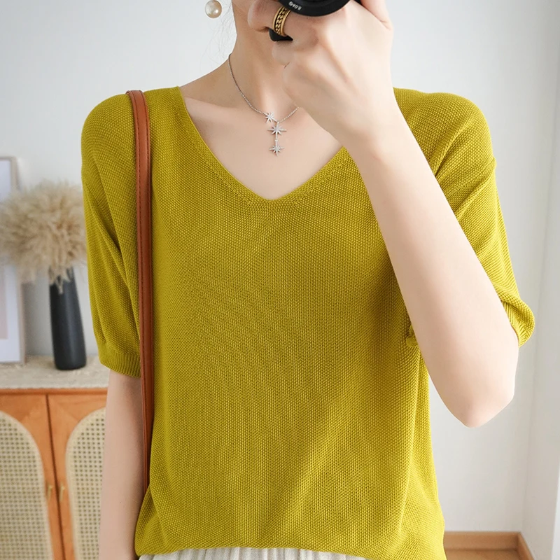 

The new knitted ice silk short-sleeved T-shirt female V-neck loose-colored bottomless shirt temperament thin top thin half