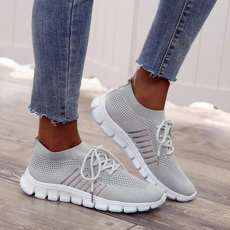 

New Lightweight Women's Lace-up Mesh Flat-bottomed Breathable Sports Soft Large Casual Shoes Candy Color Walking Women's Shoes