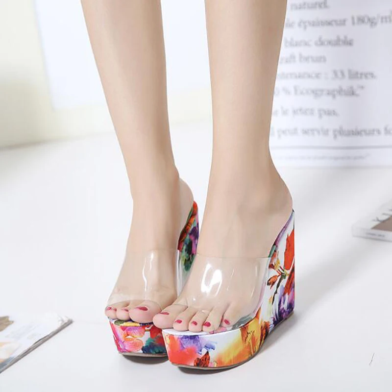 

Summer New Shoes Sexy Fashion Transparent Thick Platform Slope With Waterproof Platform Wedge Female Sandals Ladies Slipper