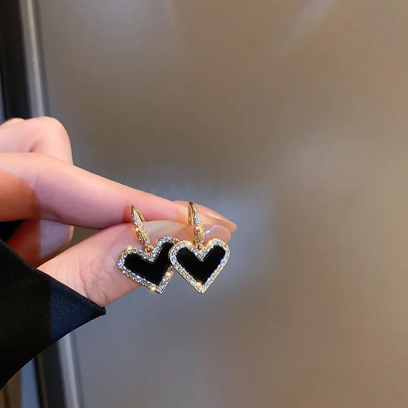 

South Korea Elegant Simple Cold Wind Earrings Micro Inlaid Zircon Love Full Of Diamond Temperament New Black