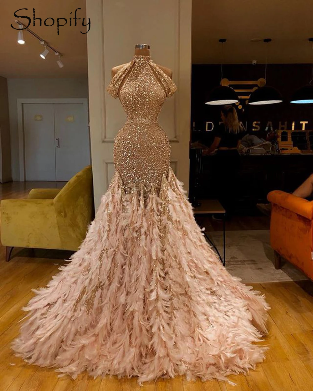 

New Arrival Long Evening Dresses 2021 Mermaid High Neck Dubai Women Feather Rose Gold Sequined Party Formal Gowns
