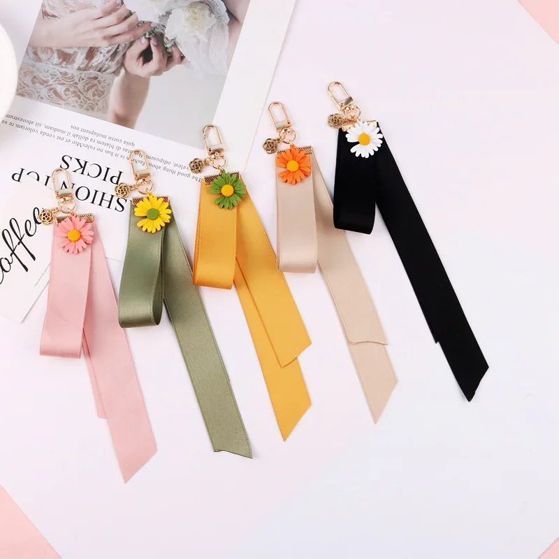 

Handmade Cute Mix Color Daisy Lanyard Keychain Airpods Keyring Cartoon Charm Bag Car Pendants Key Chains Jewelry Gift