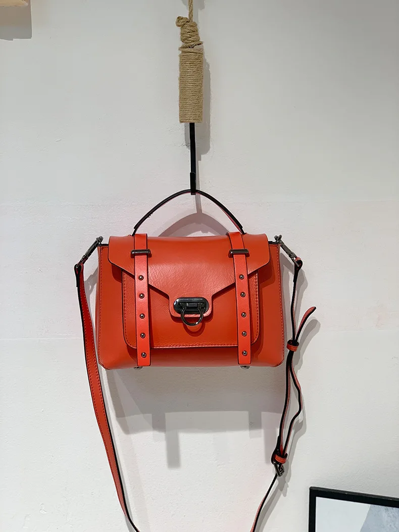 

New leather hand-held messenger bag, fashionable and versatile postman bag, cow leather shoulder bag for women
