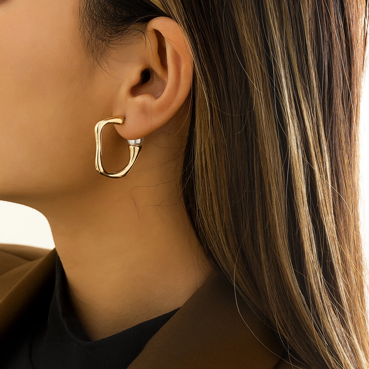 

Punk Minimalism Irregular C Shape Big Stud Earrings For Women Elegant Simulated Pearls Earrings Geometric Boucle Charm Jewelry
