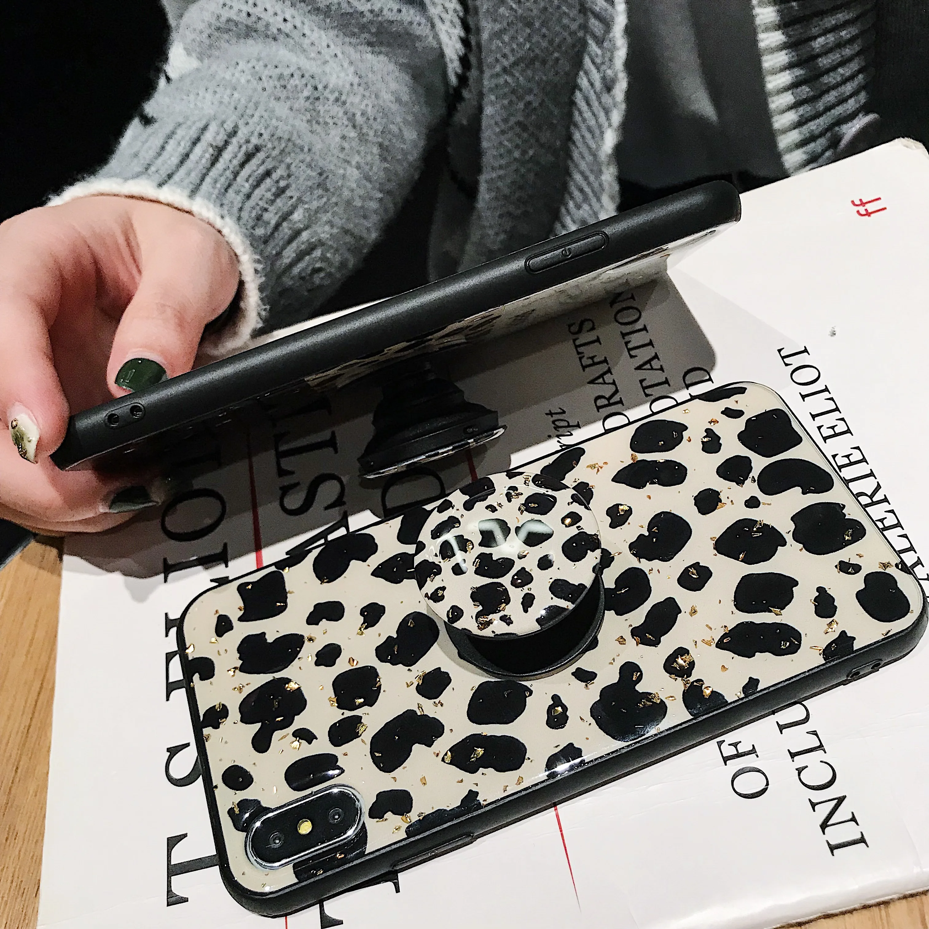 Леопардовый блестящий чехол для телефона с держателем iPhone 7 8plus x xs xr xsmax i11 pro max