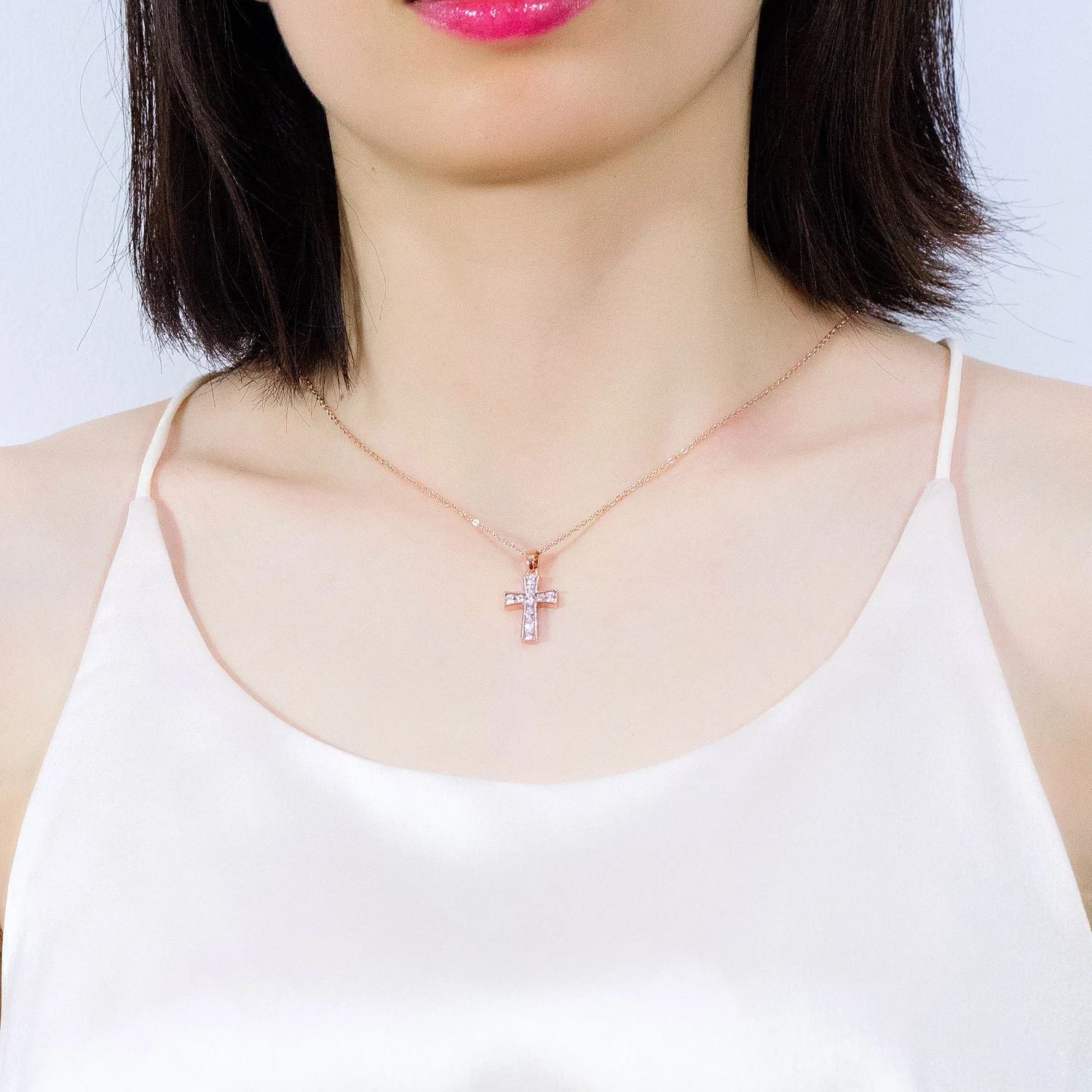 

CH-246 European and American trend all-match new jewelry All-match women's copper plated rose gold cross necklace with diamonds