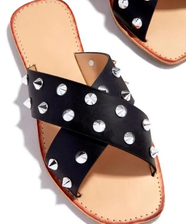 

Spring/summer new cross rivets flat non-slip casual women slippers outdoor sandals versatile and durable 2021 ms flip flop