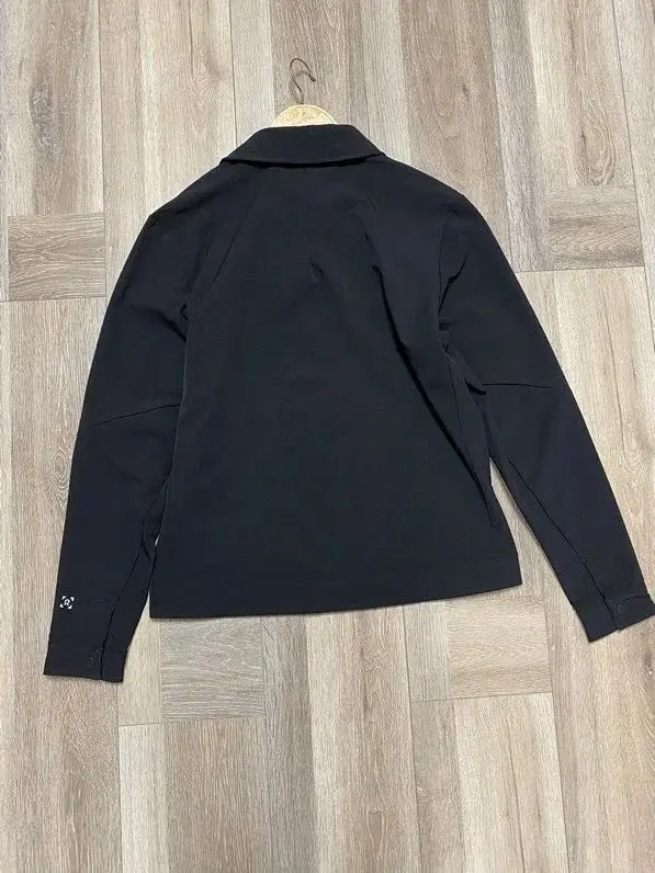 

Coats & Jackets