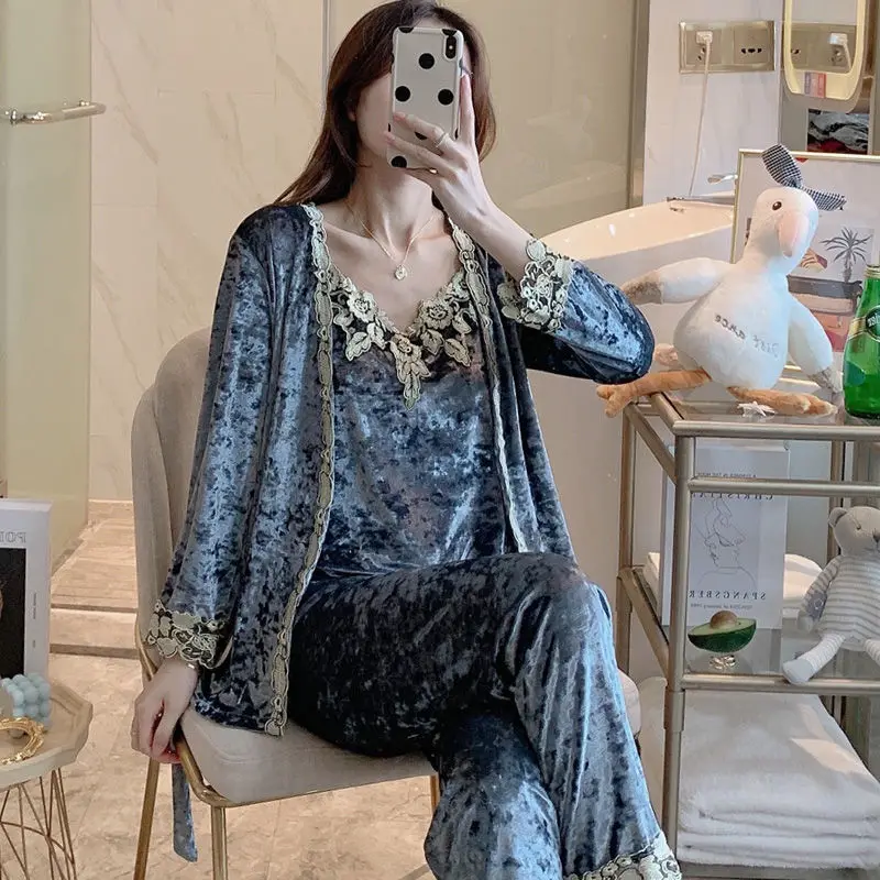 

Spring and Autumn Sexy Hot Suspender Nightdress Long-sleeved Gold Velvet Nightgown Ladies Lace Temptation Private Nightgown Set