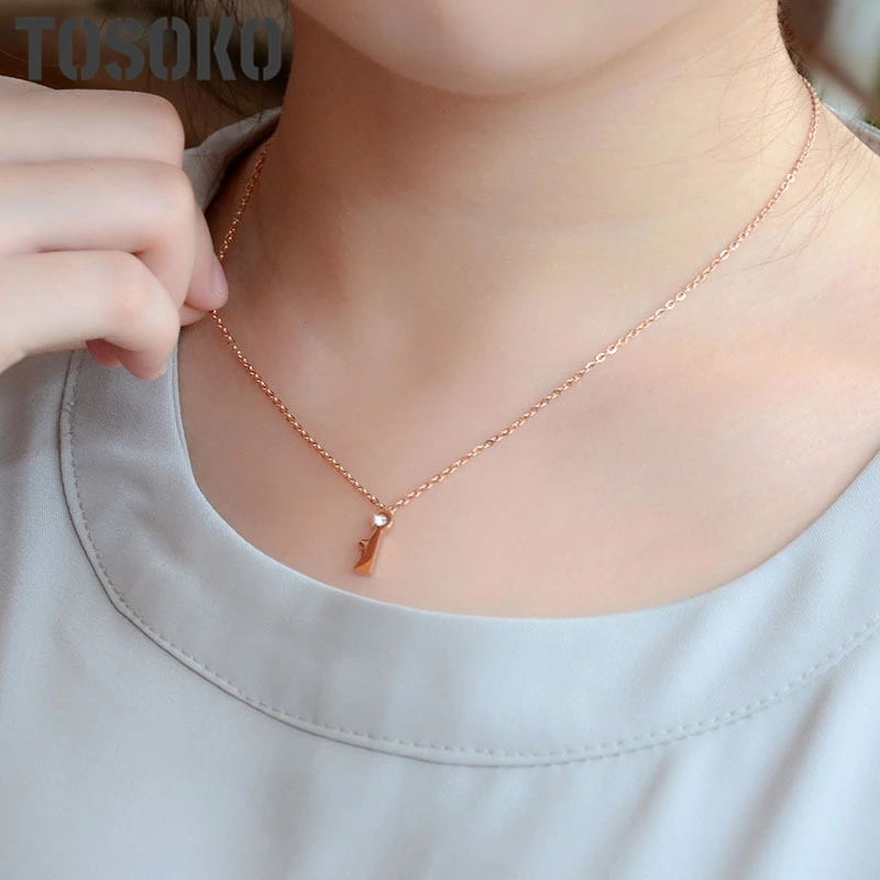 

TOSOKO Korean Trend Of Couple Key Necklace Female Round Brand Key Couple Rose Gold Love Titanium Steel Necklace Jewelry BSP049